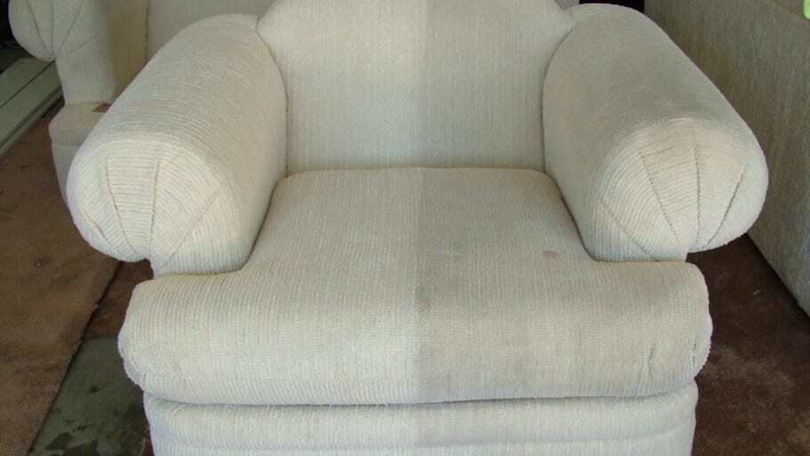 upholstery cleaning service